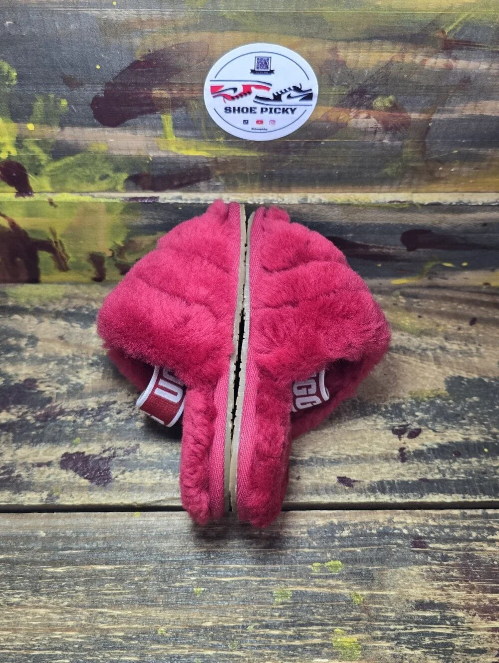 UGG‎ Fluff Yeah Slide toddler red size 7C used once